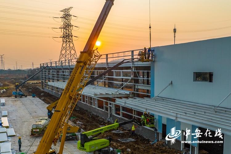 安徽芜湖 光伏储能超级工厂建设忙 安徽企业建设正酣